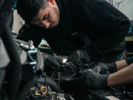 Lavorazione meccanica eseguita da un tecnico specializzato